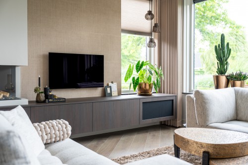 Woonkamerverbouwing verbouwing maatwerk interieur Voorthuizen